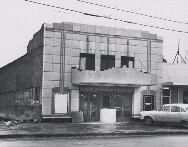 Lakeview Theatre - OLD PIC FROM JENNIFER BAUER